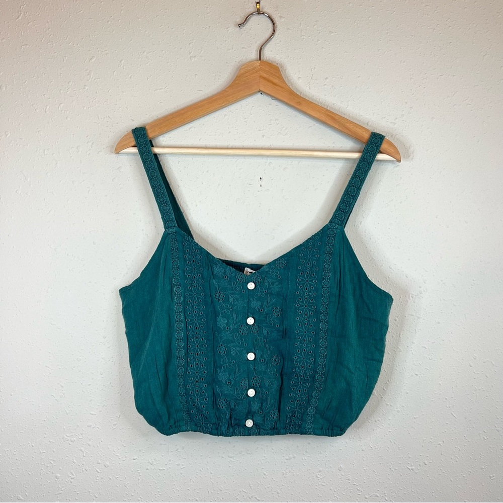 American Eagle Women’s Eyelet Embroidery Emerald Crop Top Size Medium NWT